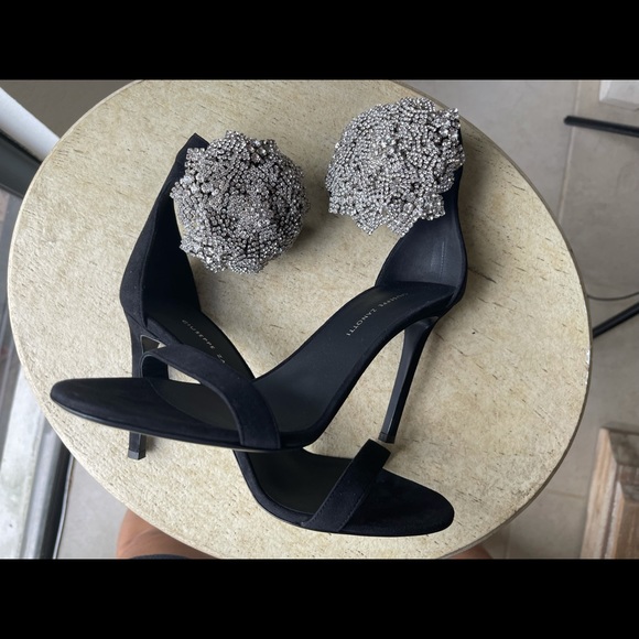 Authentic Guiseppe Zanotti Suede Sandal - Picture 7 of 10